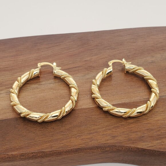 Amazon.com: 14K Yellow Gold 1.5mm Thick Reversible Twisted  14K Gold Womens 1.5\
